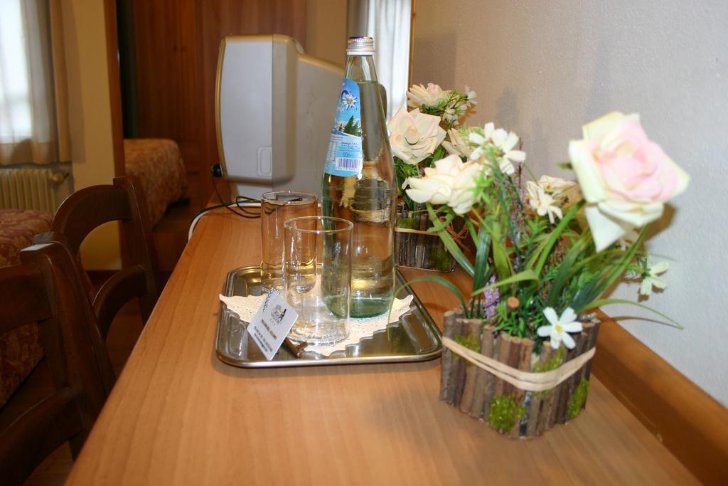 Hotel Orsa Maggiore Falcade Camera foto