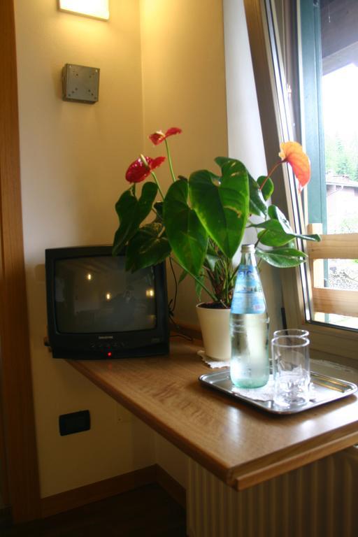 Hotel Orsa Maggiore Falcade Camera foto