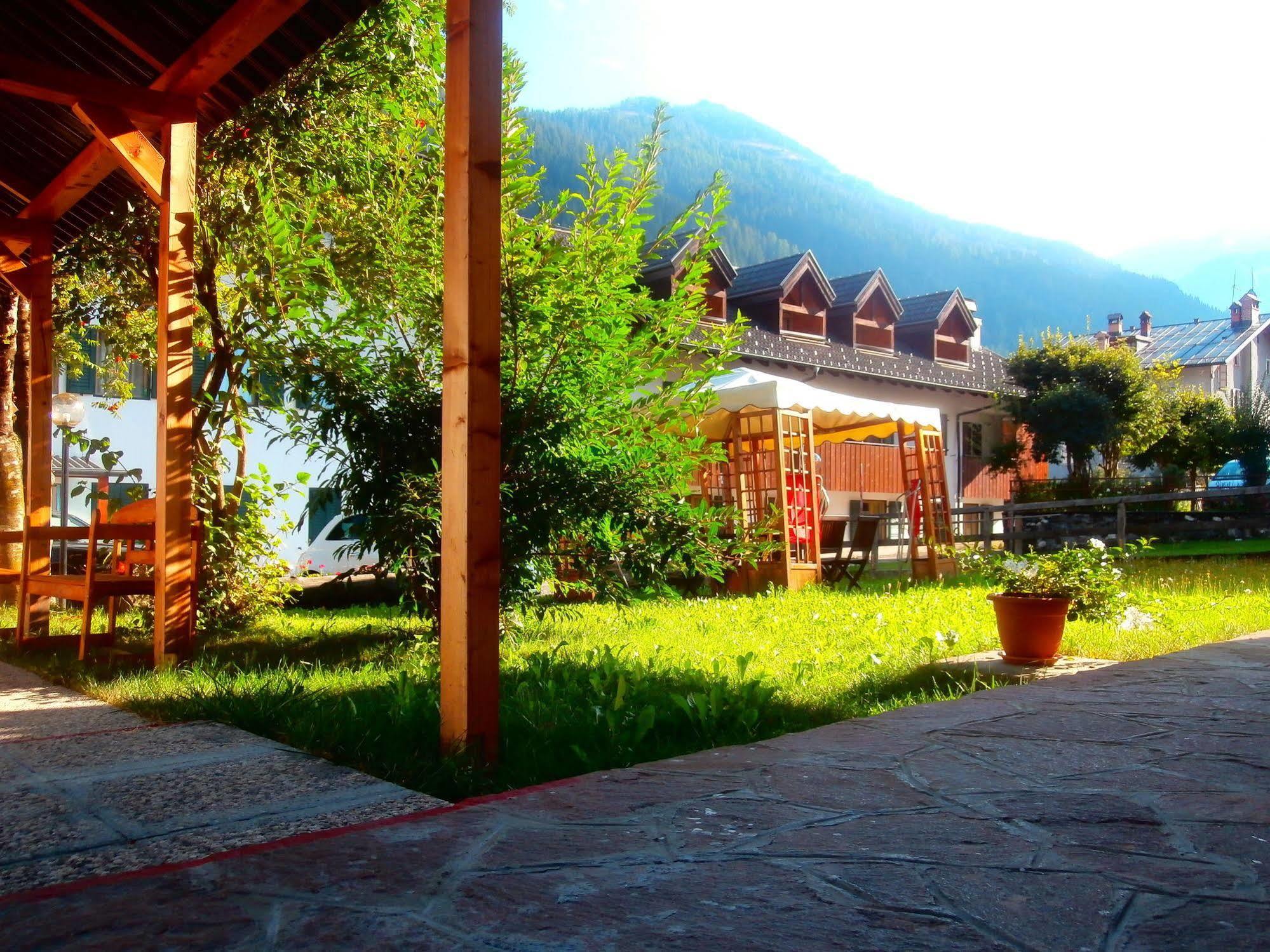 Hotel Orsa Maggiore Falcade Esterno foto